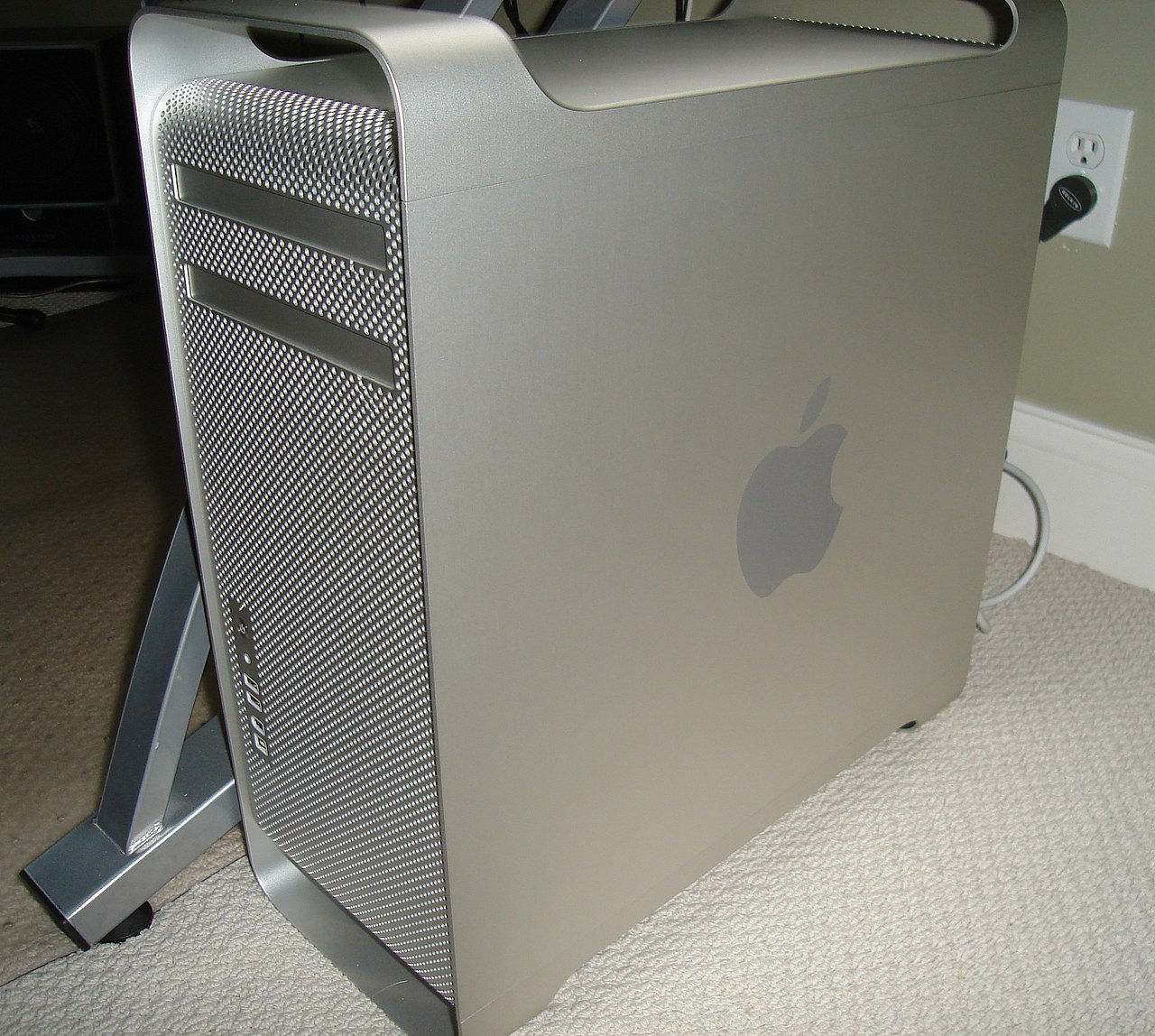 Apple Silicon (M3 Ultra Mac Studio)